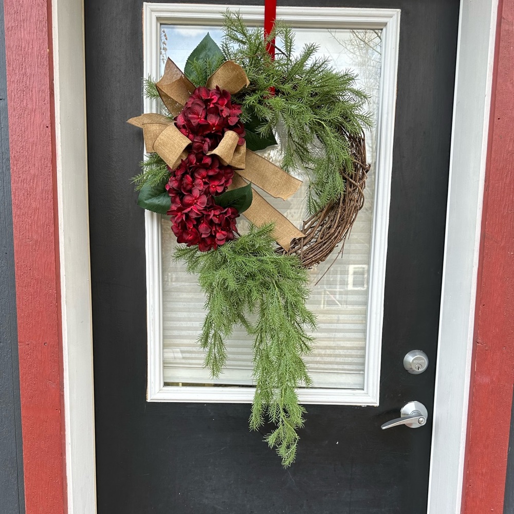 Holiday wreath